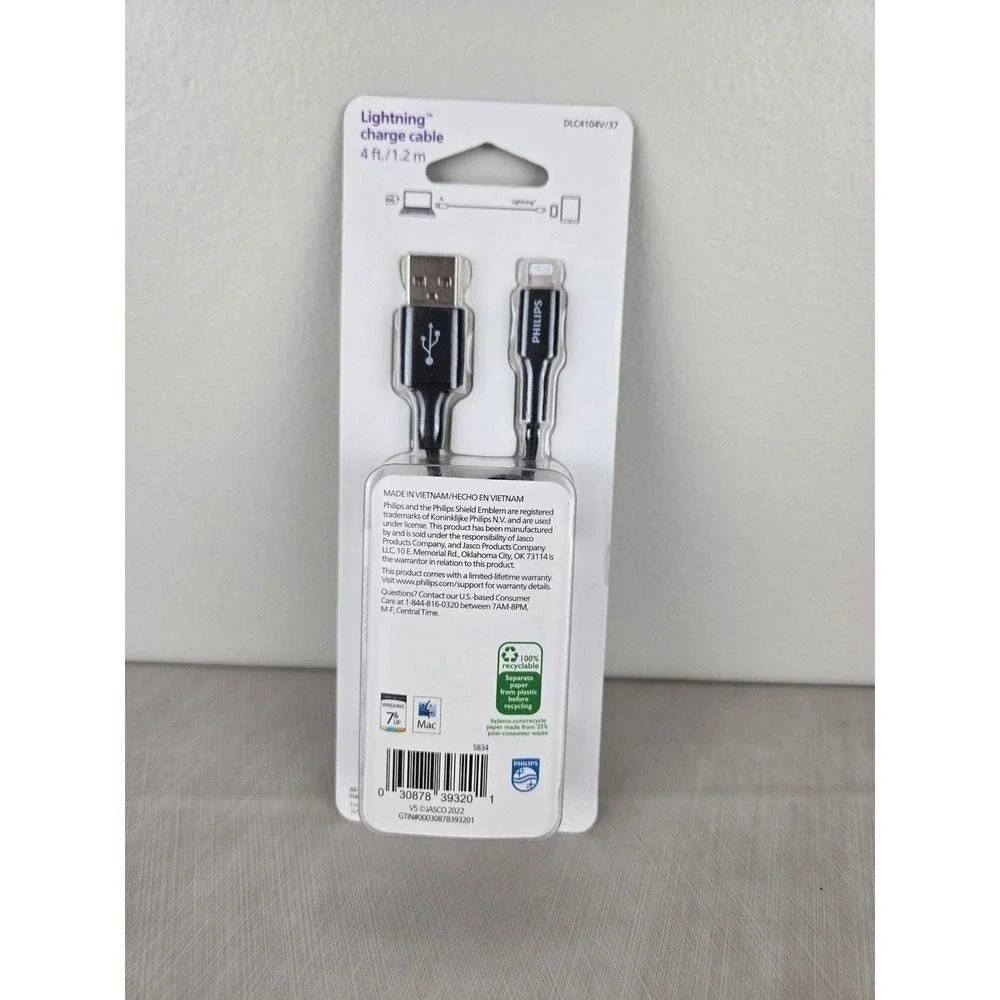 Philips Lightning to USB-A Charge Cable 4ft Black‎ MFi Certified DLC4104V/37 NEW